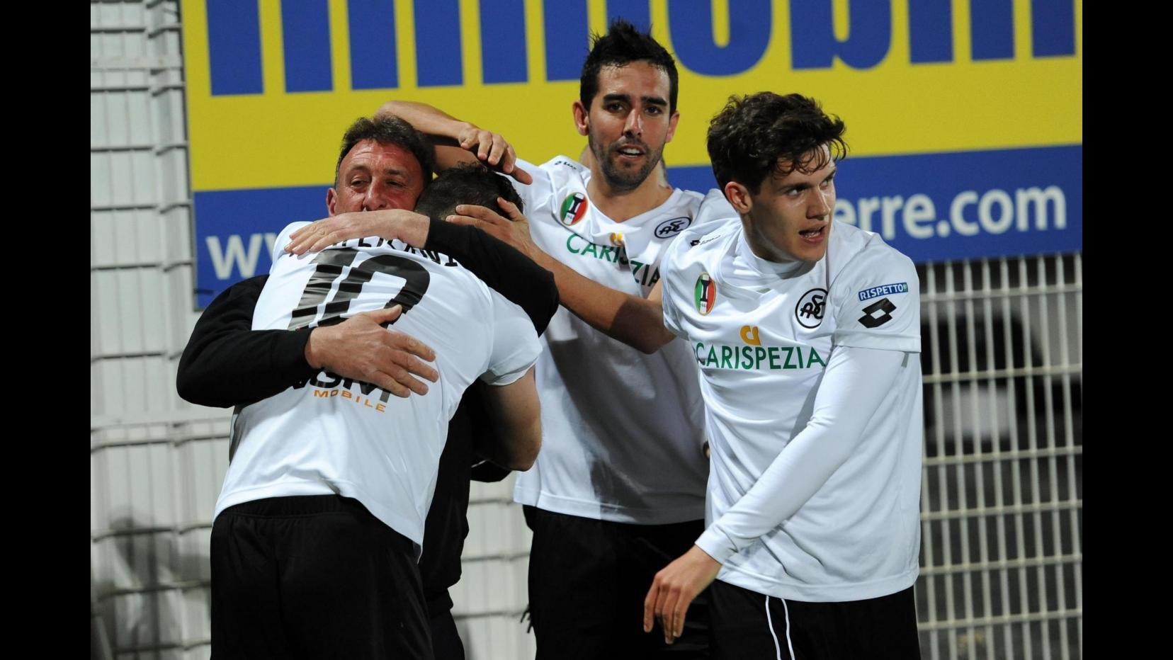 Serie B: Spezia cala il tris nell’anticipo, battuto il Livorno