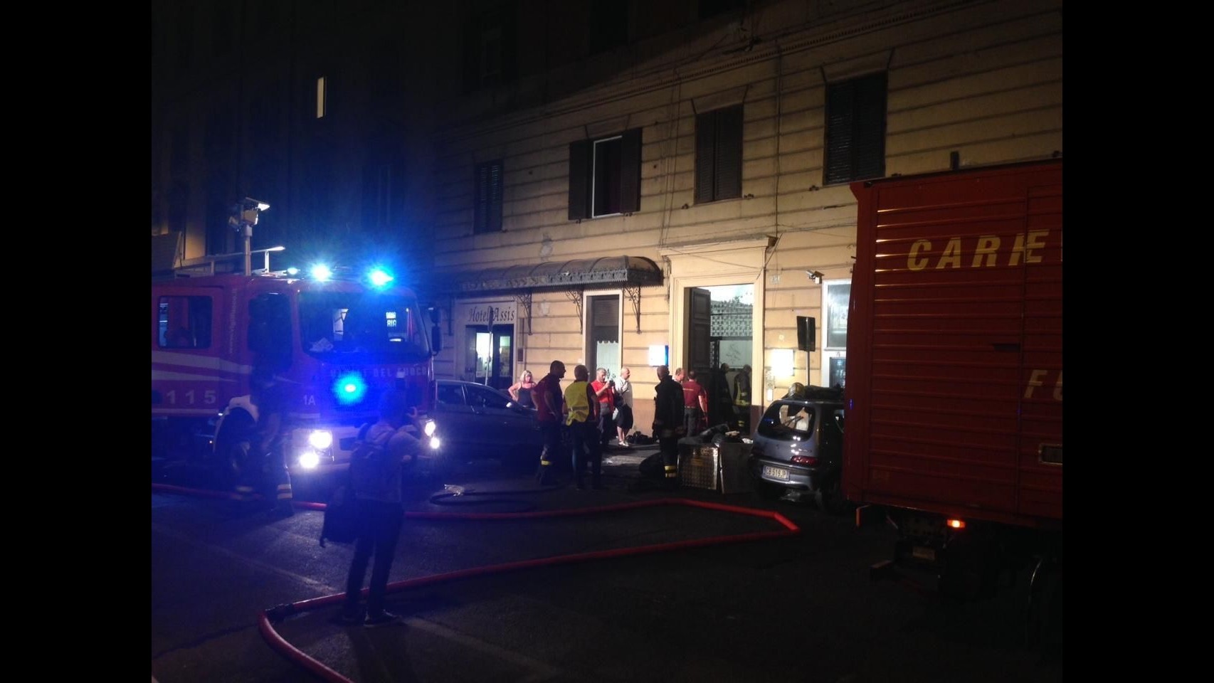 Roma, incendio in b&b vicino a Termini: situazione torna a normalità