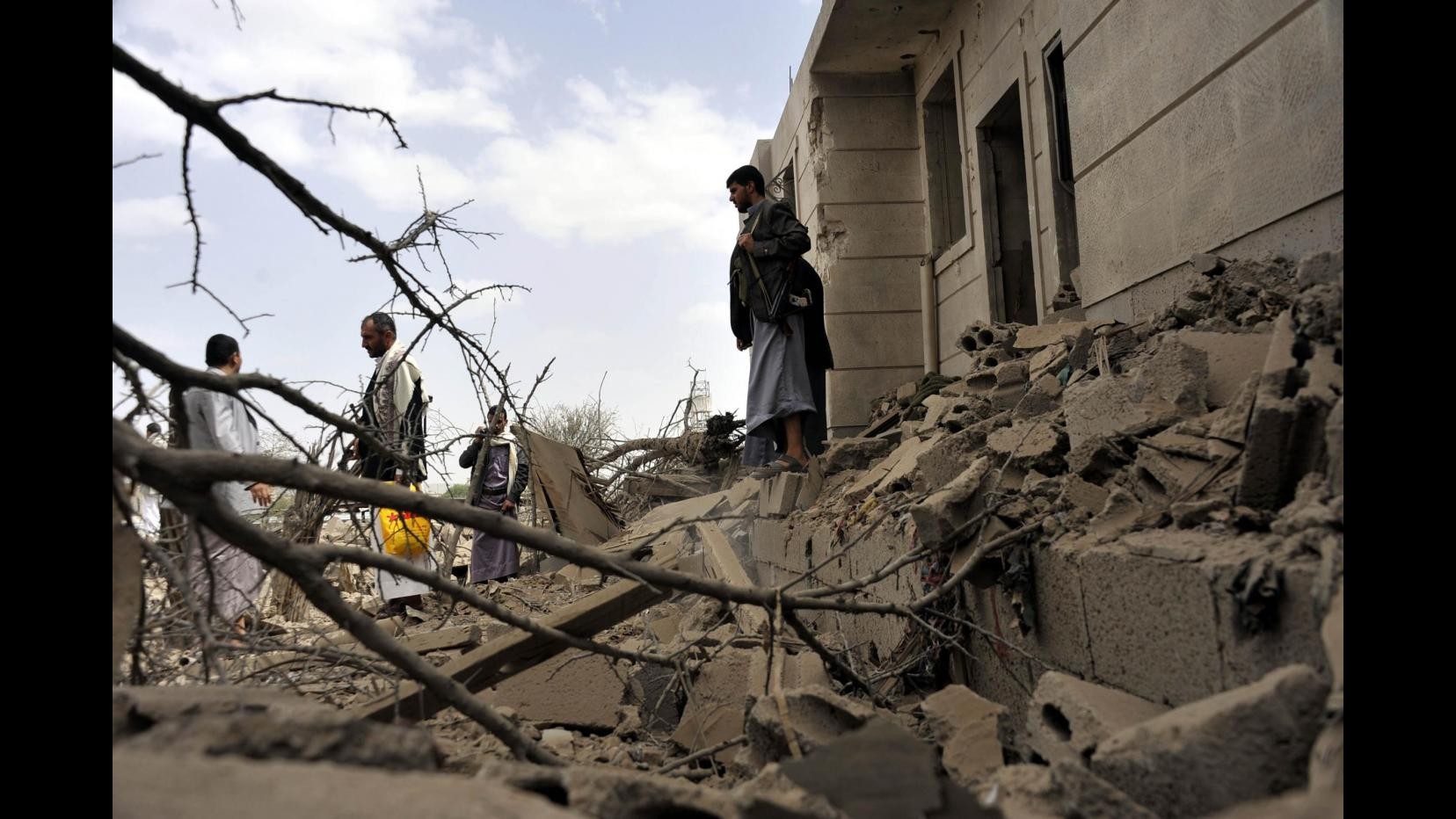 Yemen, arrivato a Sanaa primo carico medico della Croce rossa