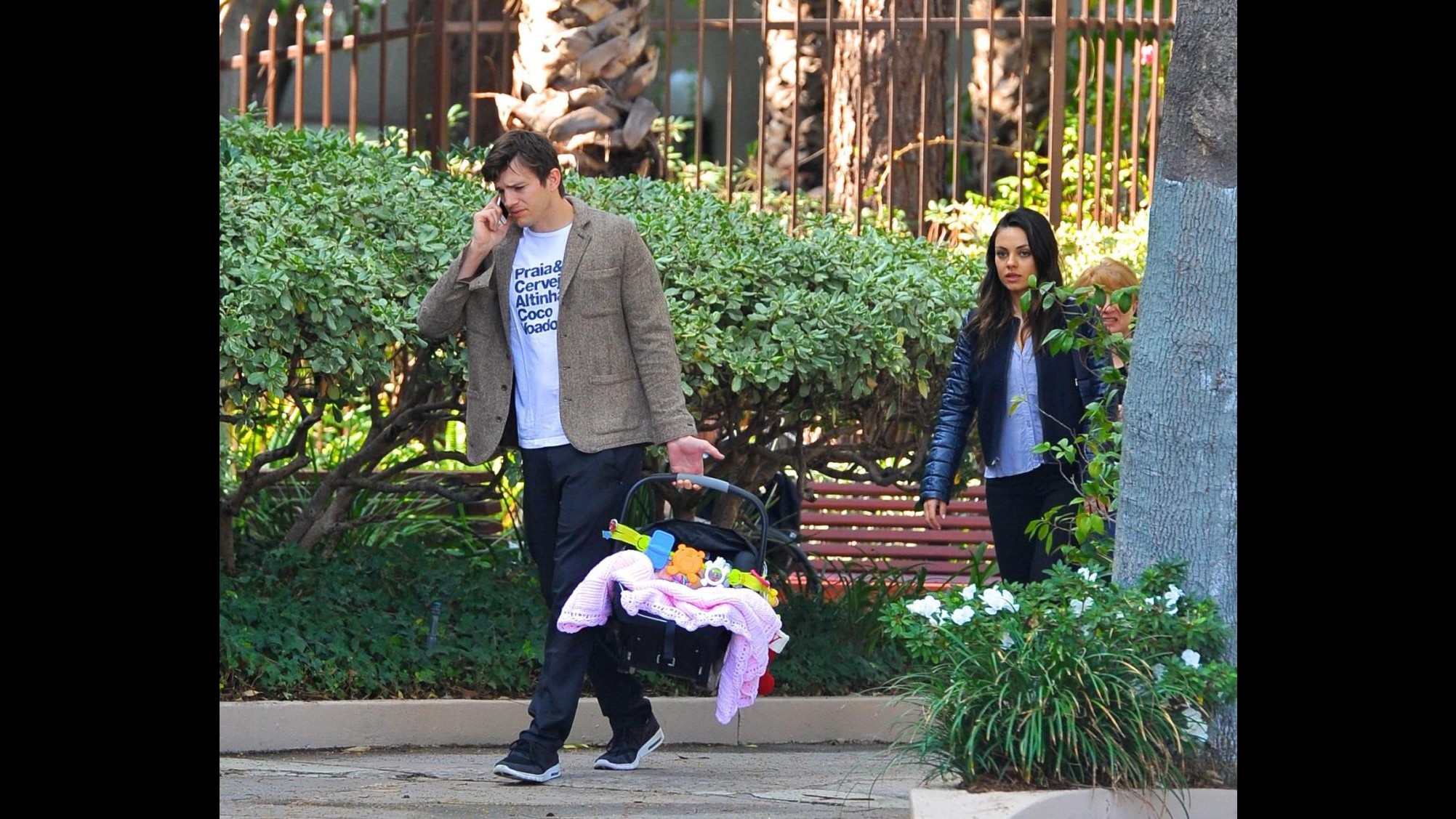 Sorpresa per autista Uber, dà passaggio a Mila Kunis e Ashton Kutcher