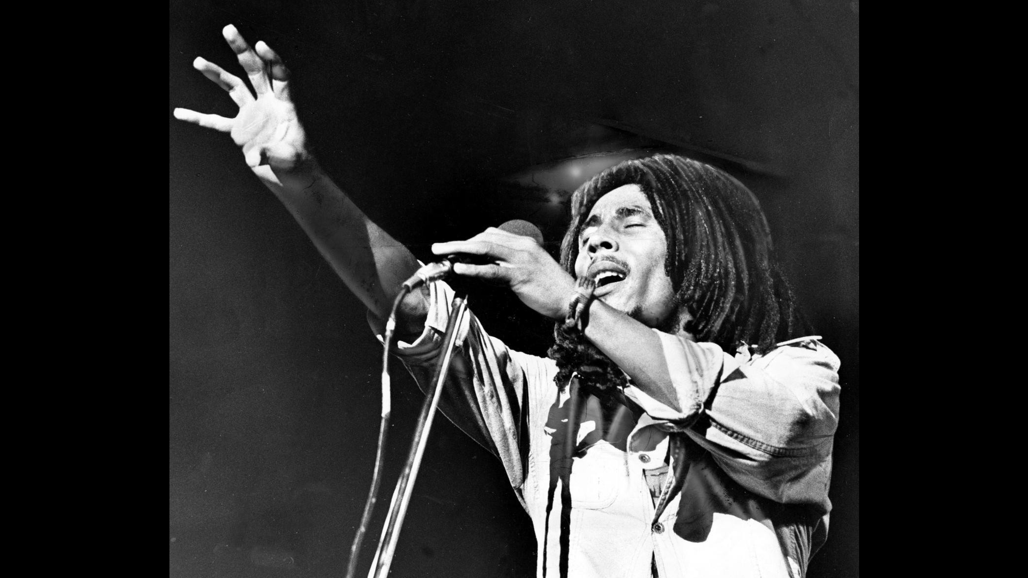 Obama visita il museo dedicato a Bob Marley in Giamaica