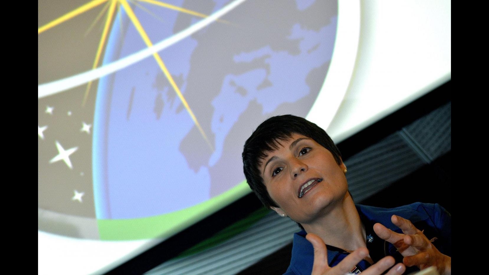 Renzi ad astronauta Cristoforetti: Ci avvicinate a cose straordinarie