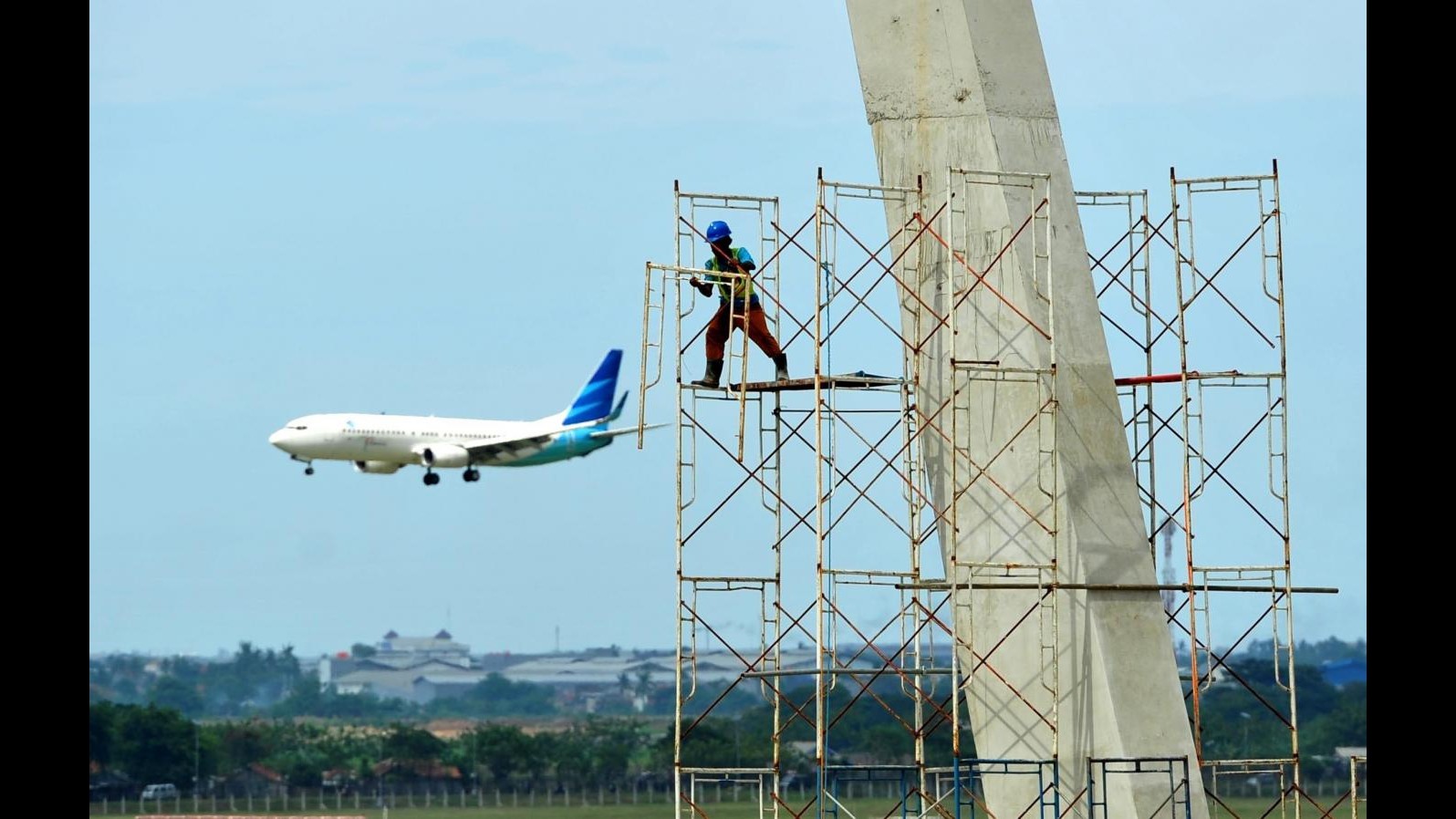 Indonesia, si nasconde in carrello aereo e sopravvive a volo di 2 ore