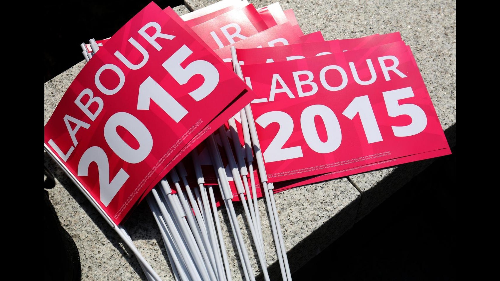 Regno Unito, sondaggio a un mese da voto: Labour in testa con 35%