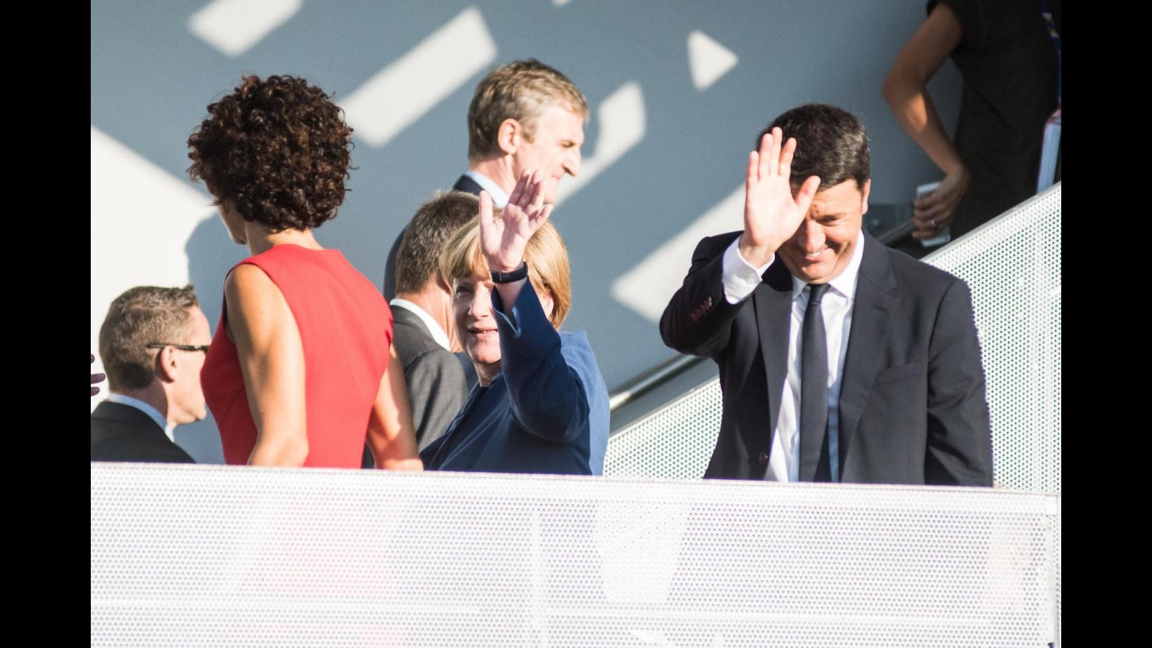 Merkel e Renzi in visita all’Expo, applausi al Padiglione Germania