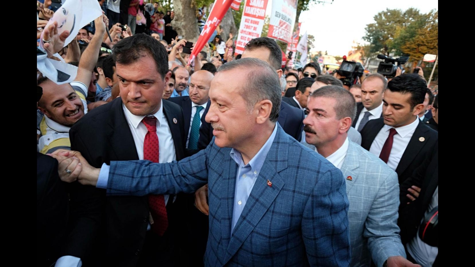 Turchia, bloccati Twitter e YouTube
