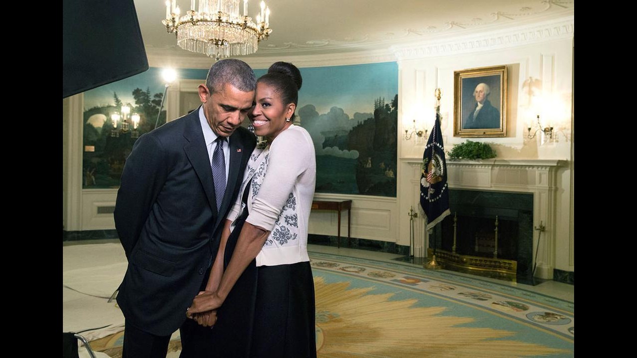 Pasqua, gli auguri di Michelle Obama con un tweet e una foto romantica