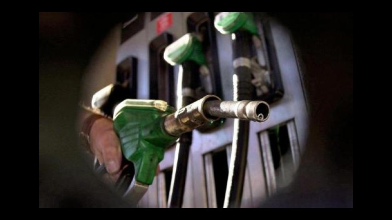 Asti, ruba benzina dal distributore: denunciato un 39enne