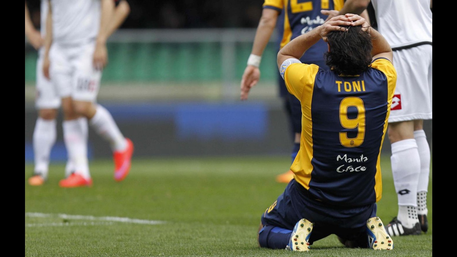 Serie A, non basta super Toni davanti al cuore Cesena: romagnoli dallo 0-3 al 3-3