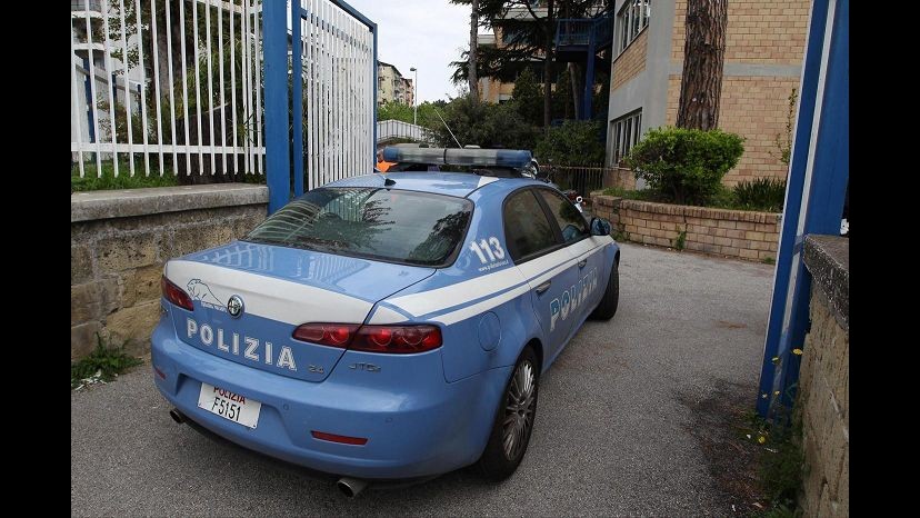 Torino, hashish nel budino: arrestate due donne al Cie