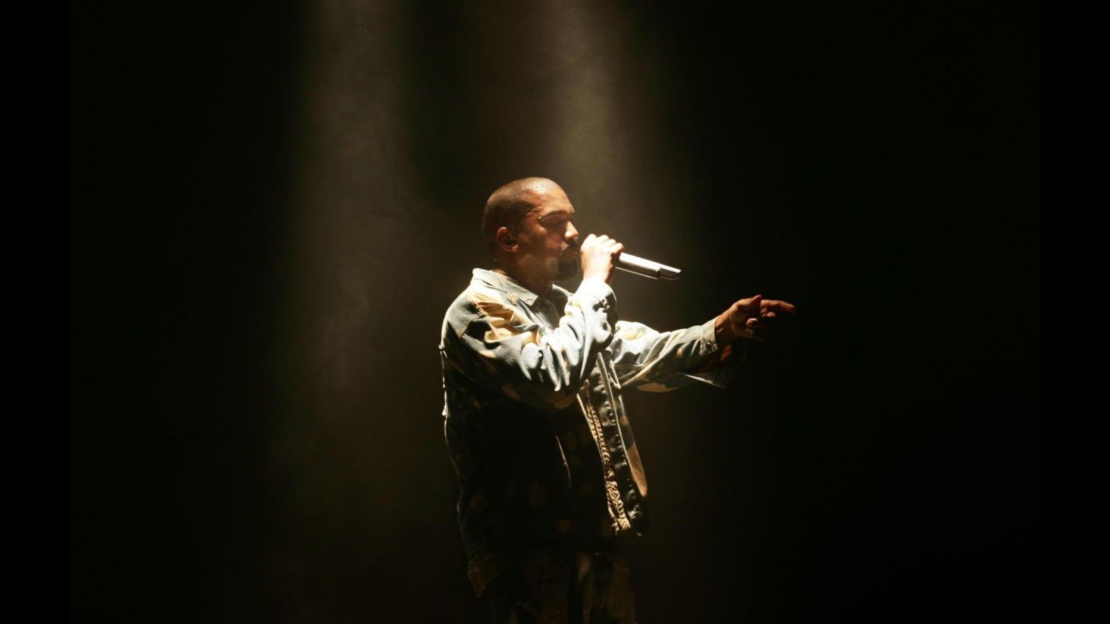 Fan Kanye West a Obama: Faccia uscire nuovo disco