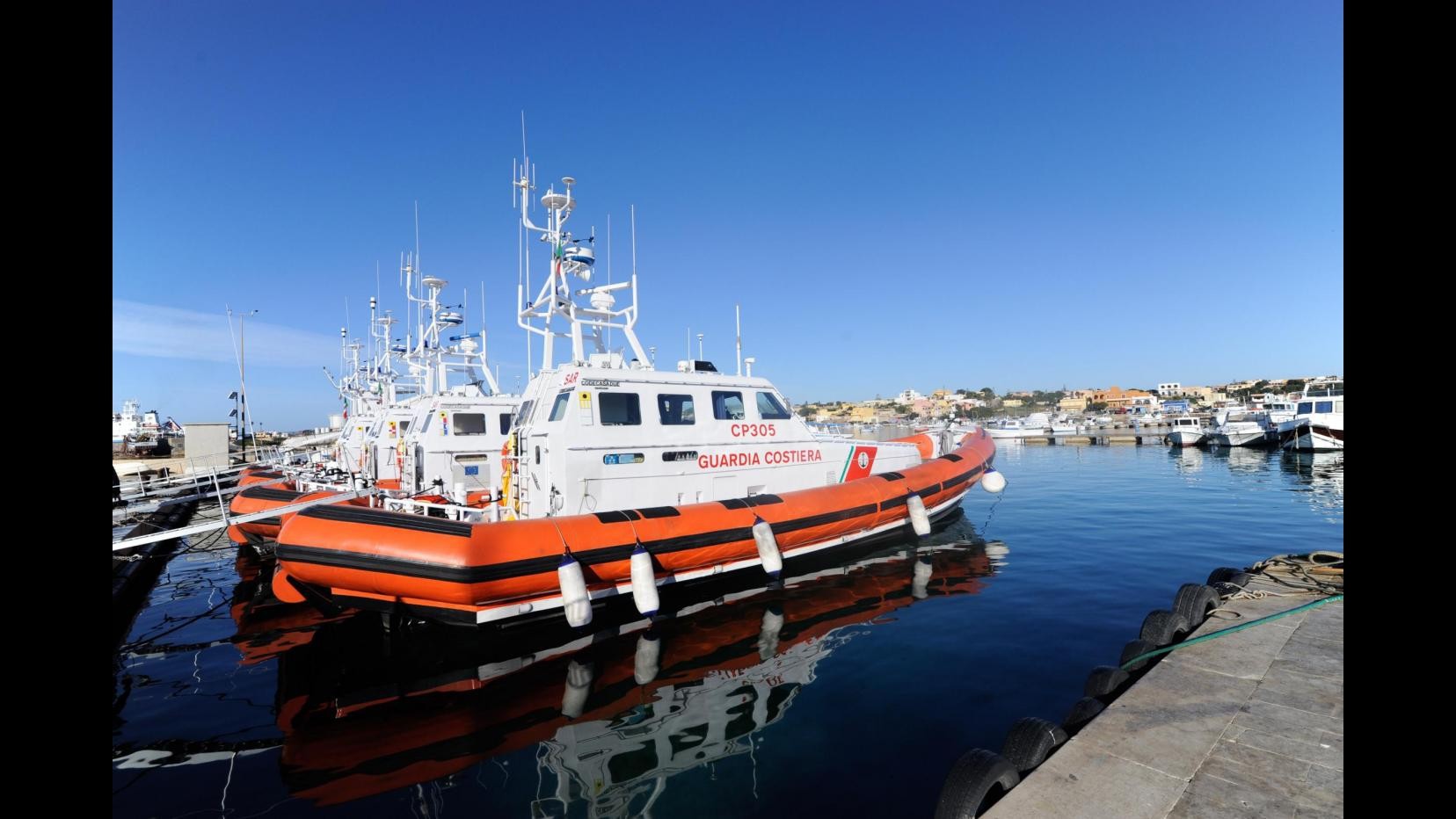 Peschereccio si ribalta a Civitanova Marche: 2 morti e 2 dispersi. Si cerca scafo