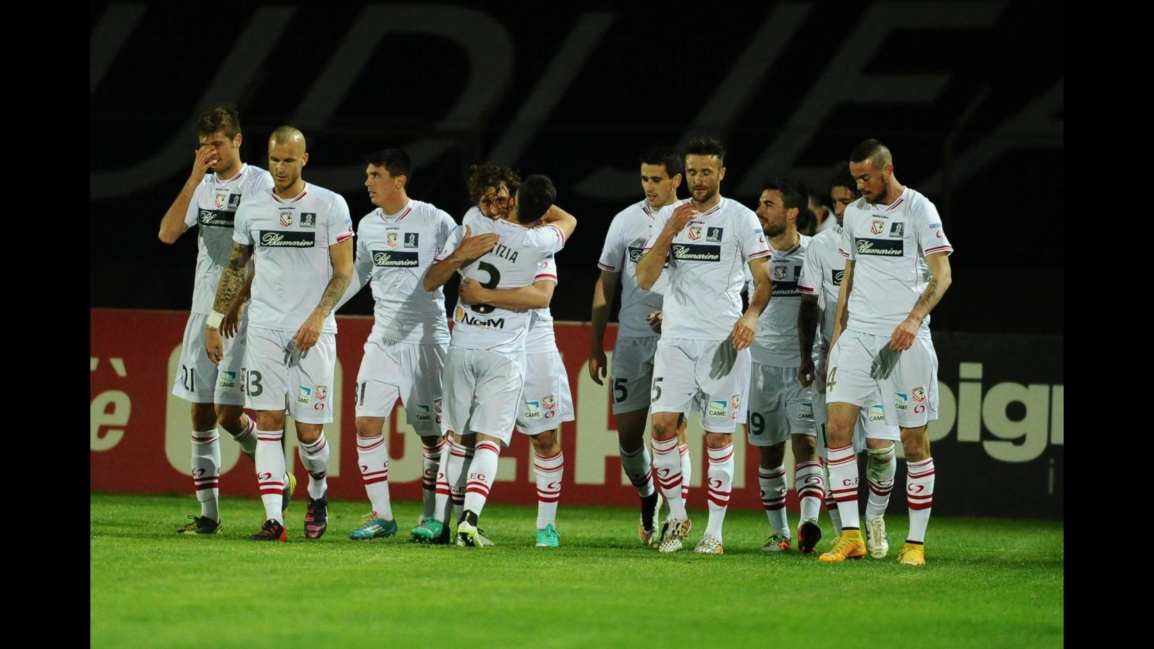 Serie B, Carpi travolge Bologna 3-0 nell’anticipo: la Serie A è sempre più vicina