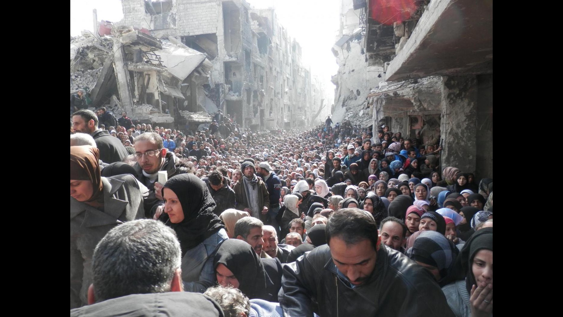 Isis arrivato a Damasco: controlla parte campo rifugiati palestinese Yarmouk