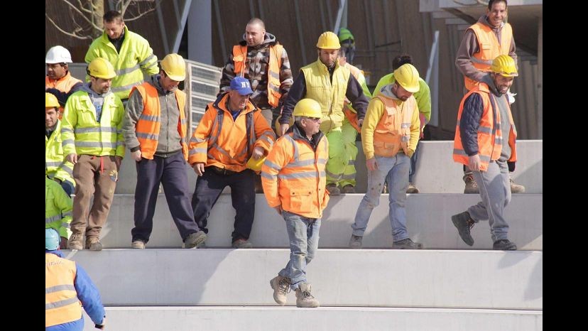 Istat: Disoccupazione a febbraio sale al 12,7%, tra i giovani al 42,6%