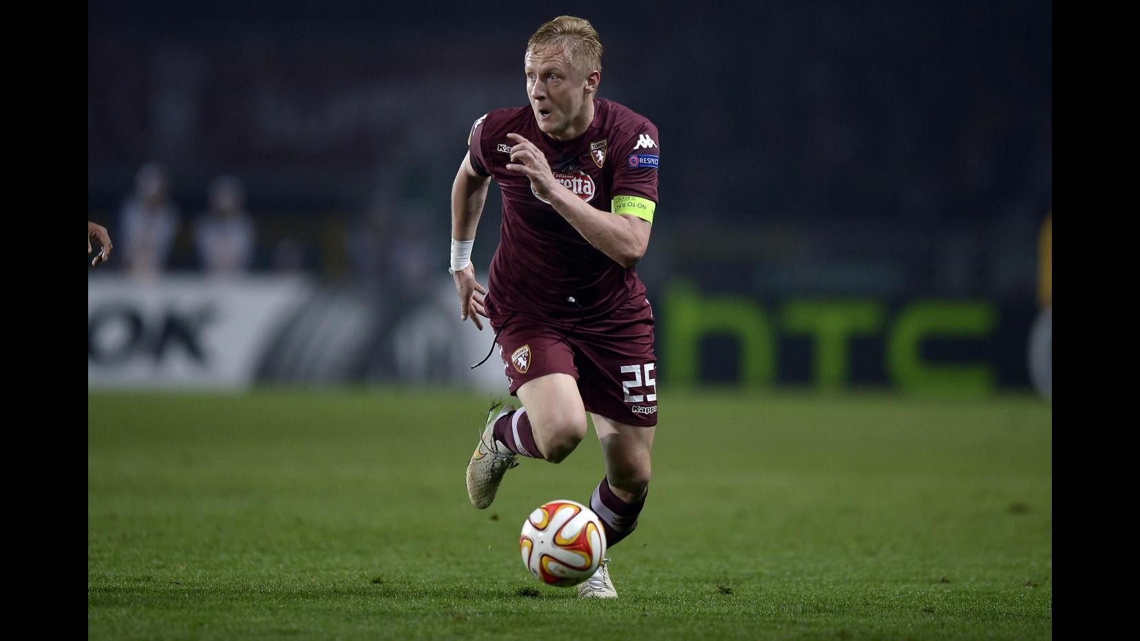 Calcio, stampa inglese: Tottenham pensa a Glik per prossima stagione