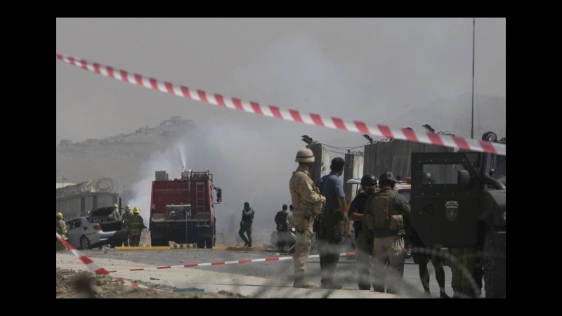Afghanistan, i talebani hanno rivendicato l’attentato all’aeroporto di Kabul