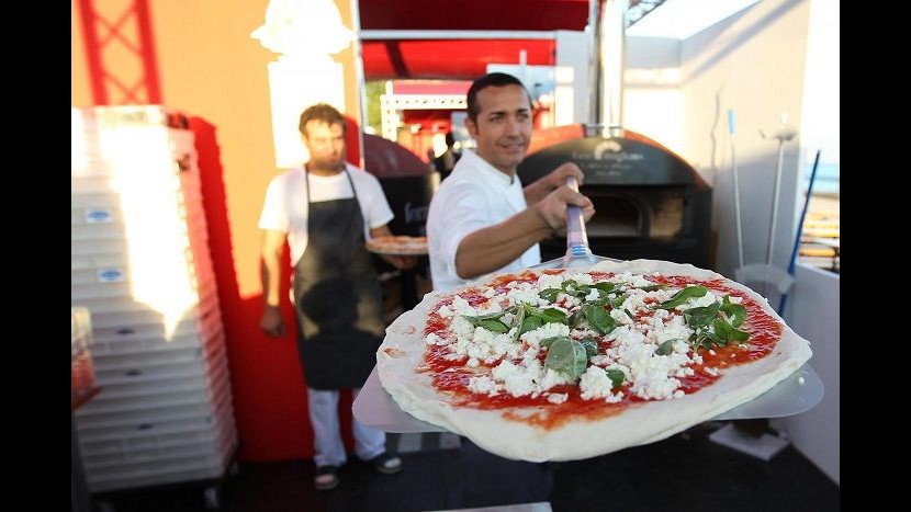 Pizza napoletana candidata a patrimonio umanità Unesco