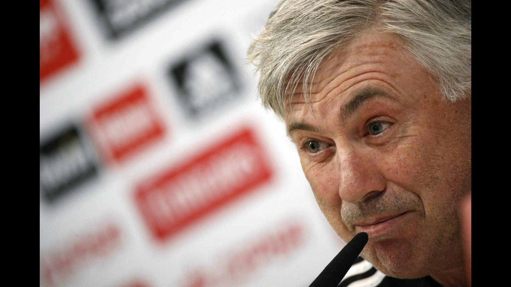 Calcio, Ancelotti scherza: Contro Juve con bus davanti alla porta
