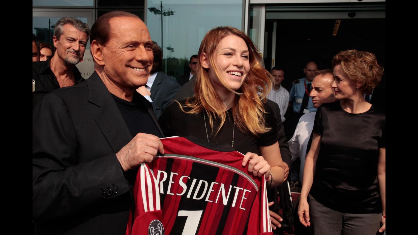Calcio, futuro Milan: domani pomeriggio incontro Berlusconi-Bee