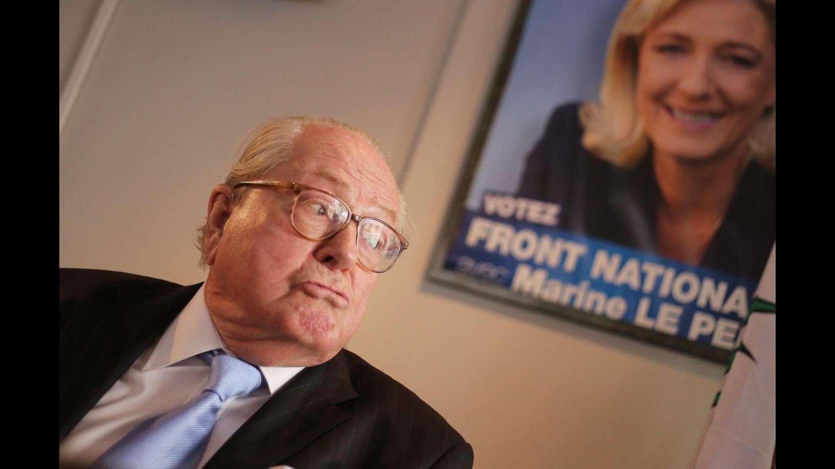 Francia, media: Jean-Marie Le Pen nascose 2,2 milioni euro in Svizzera