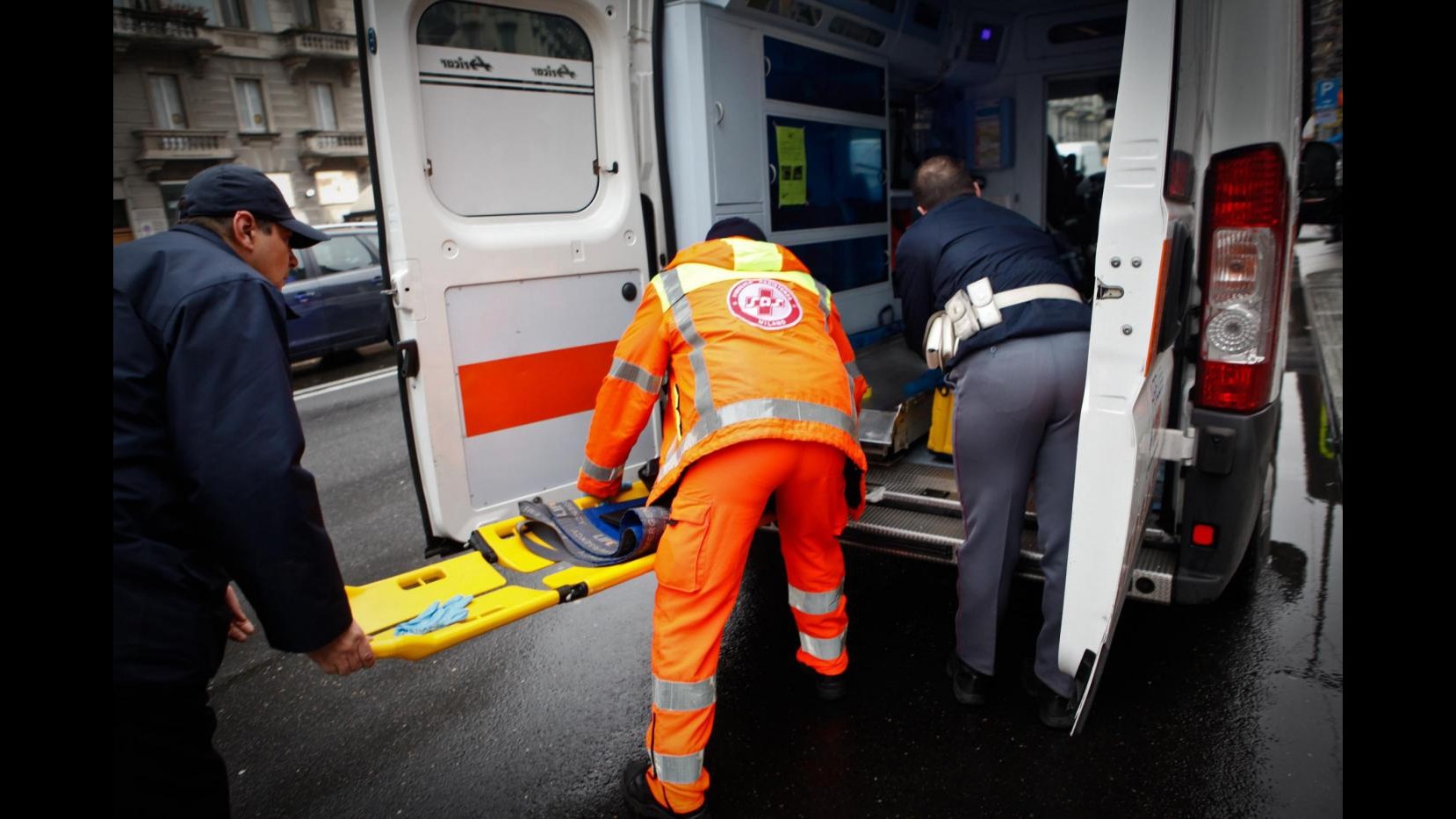 Milano, metro M1 interrotta dopo tentativo di suicidio a Turro