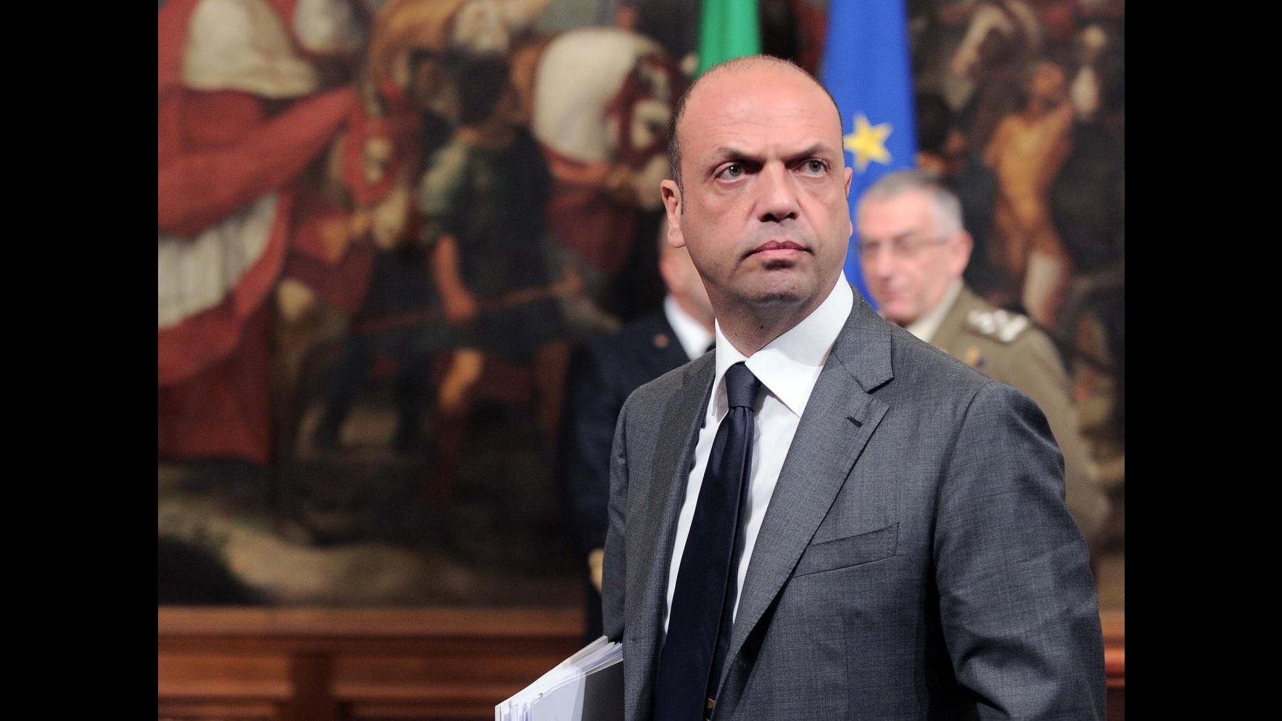 Calcio, Alfano:Nessuna clemenza verso teppisti,nemici dello sport