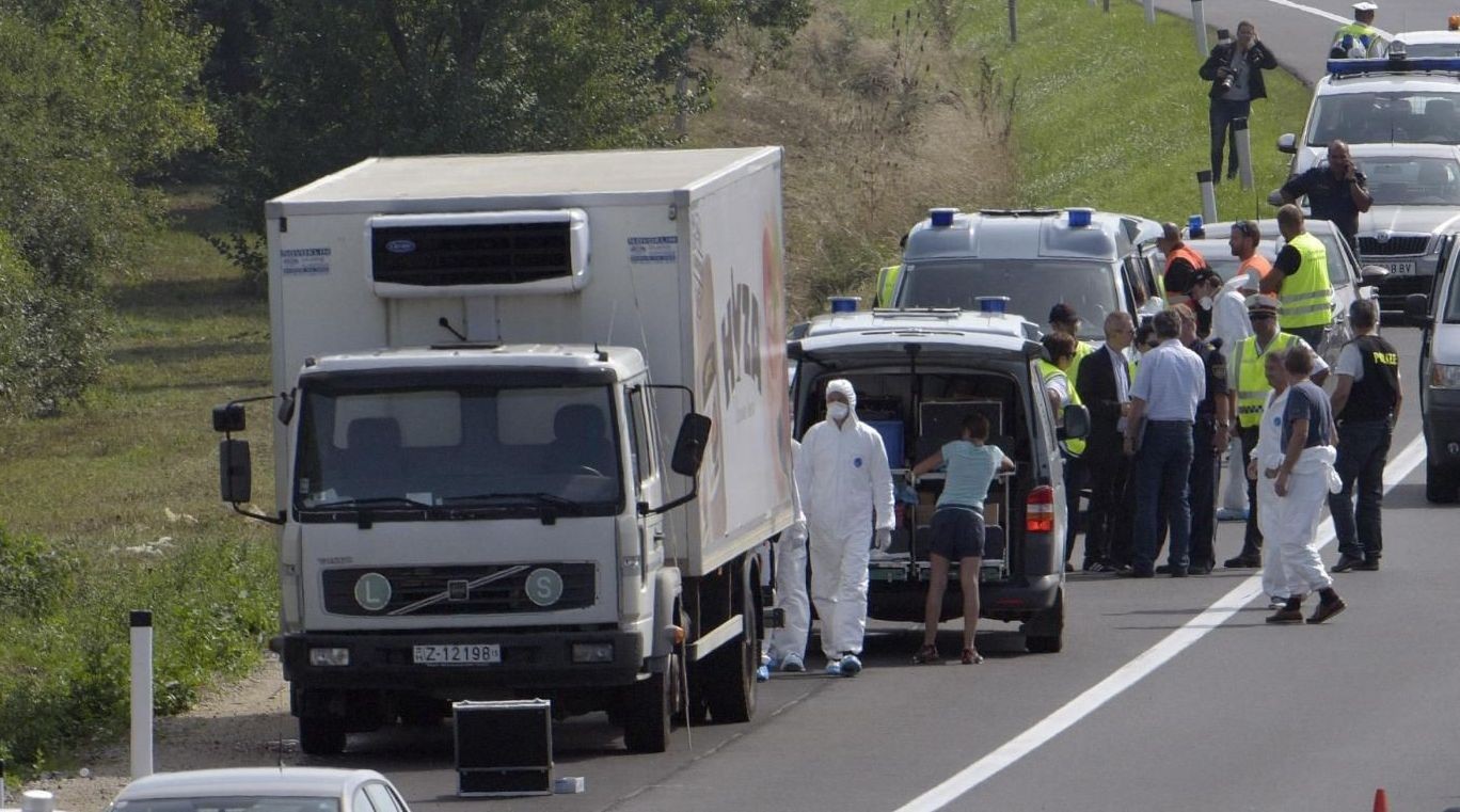 Regno Unito, trovati migranti su camion italiano: arrestati