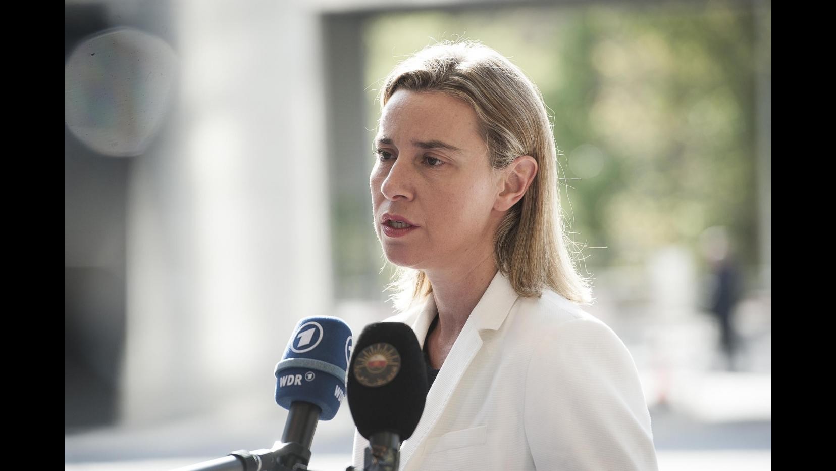 Sbarchi, Mogherini: Ue fermerà trafficanti di uomini in Libia, con ok Onu