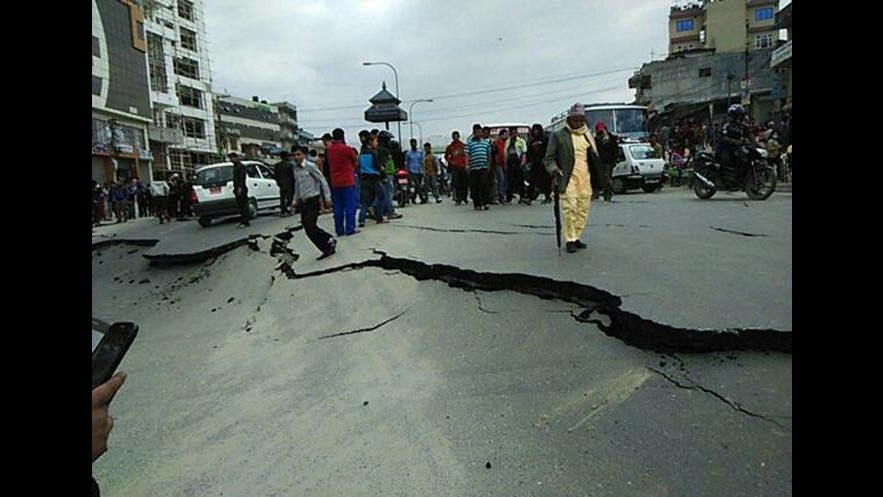 Sisma Nepal, salgono a 1.130 i morti. Vittime anche in India, Tibet e Bangladesh