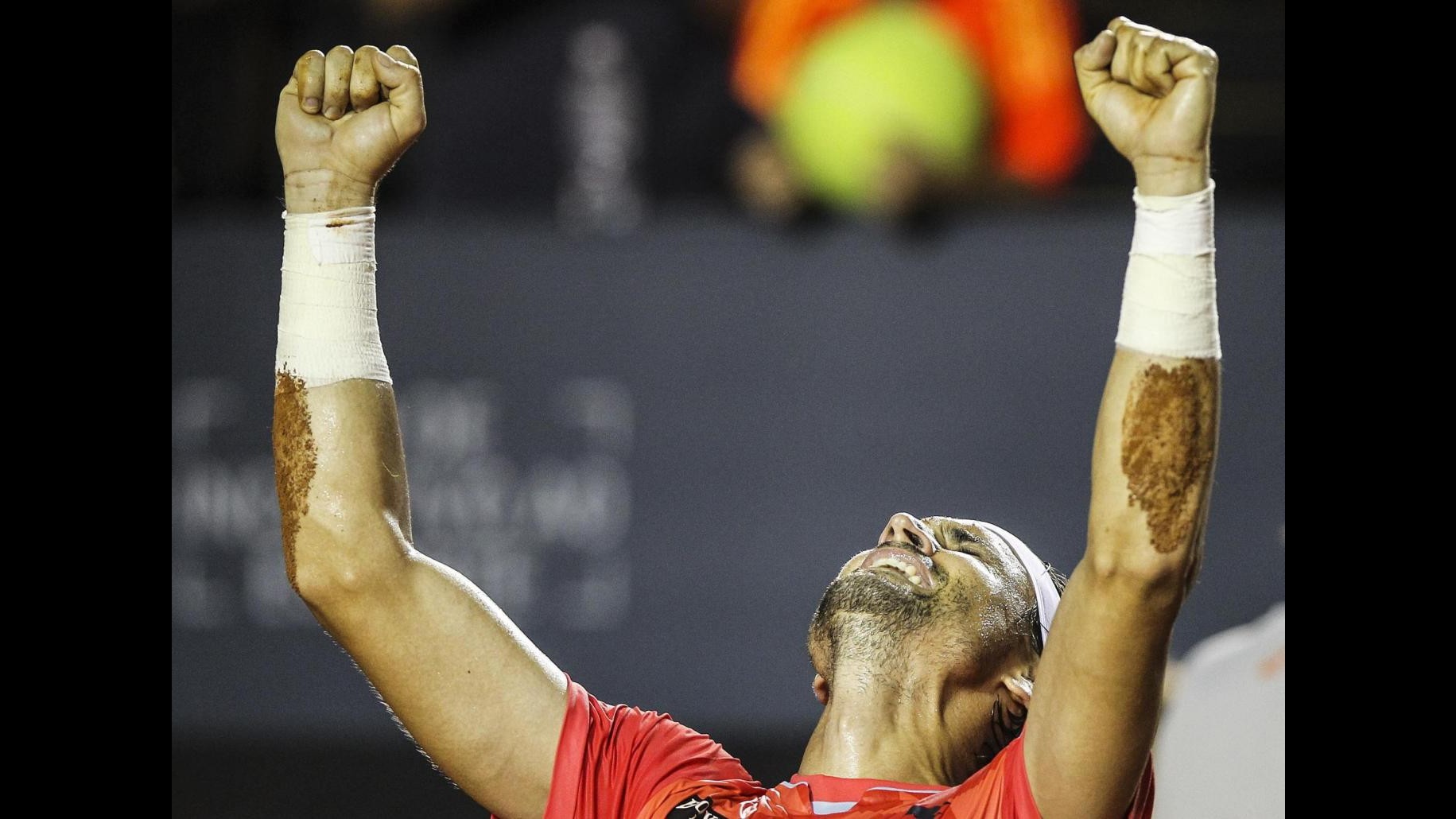 Tennis, Atp Barcellona: impresa Fognini, batte Nadal e vola ai quarti