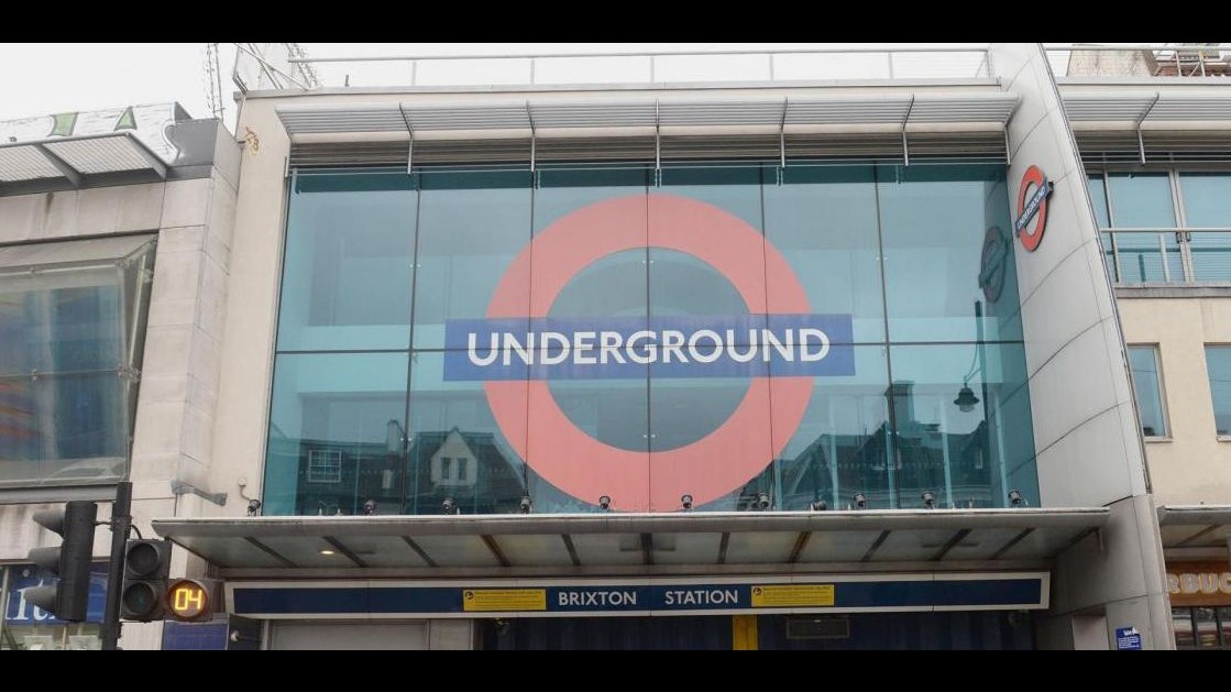 Regno Unito, metropolitana Londra rinvia apertura del servizio notturno