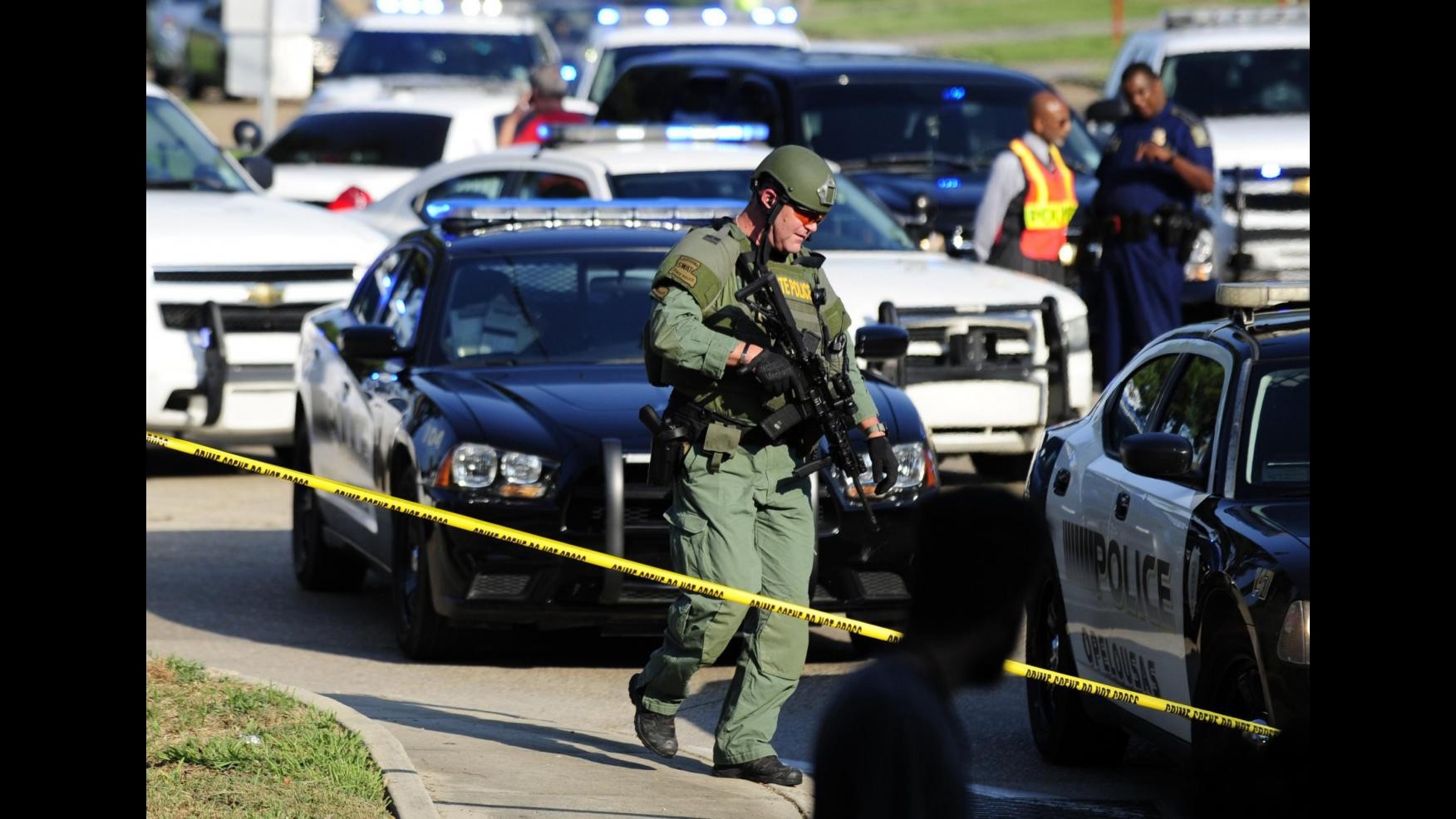 Stati Uniti, uccide due persone e si barrica in un market in Louisiana: arrestato