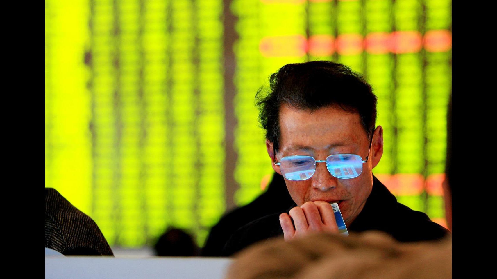 Borsa, volano listini cinesi in scia a Wall Street. In gran spolvero Piazza Affari
