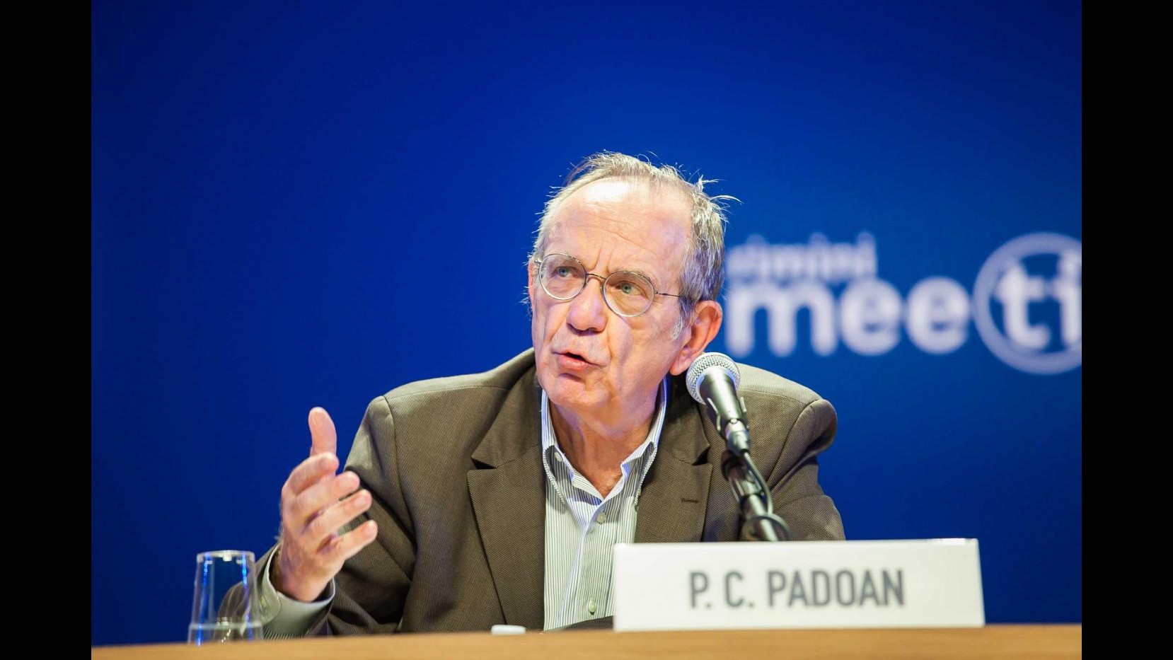 Padoan: Crescita se cambia mercato lavoro. Taglio tasse credibile se viene ridotta spesa