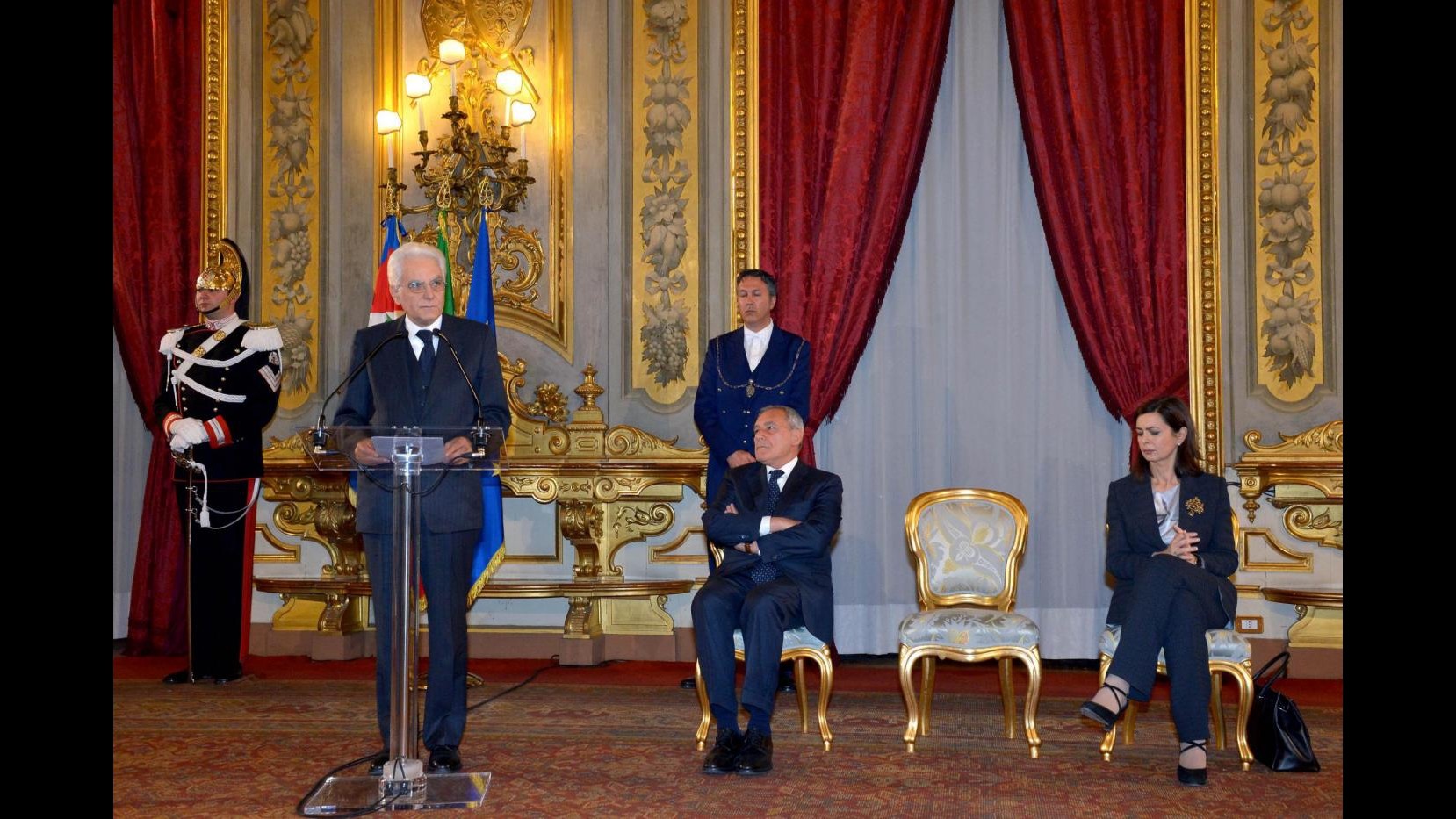 Sbarchi, Mattarella: Morti in mare sono ferita lacerante