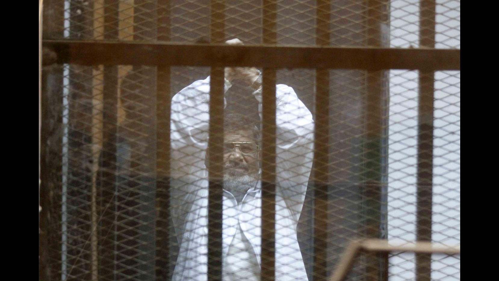 Egitto, 20 anni di carcere a Morsi per violenze 2012
