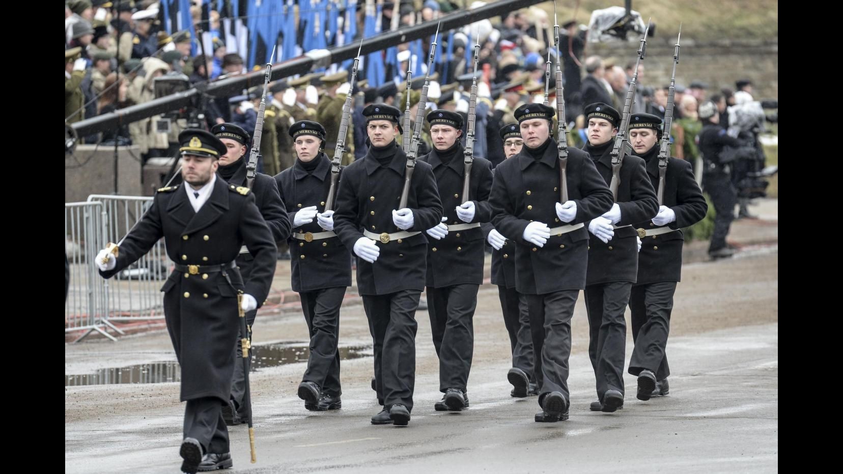 Estonia costruirà muro su 100 chilometri di confine con Russia