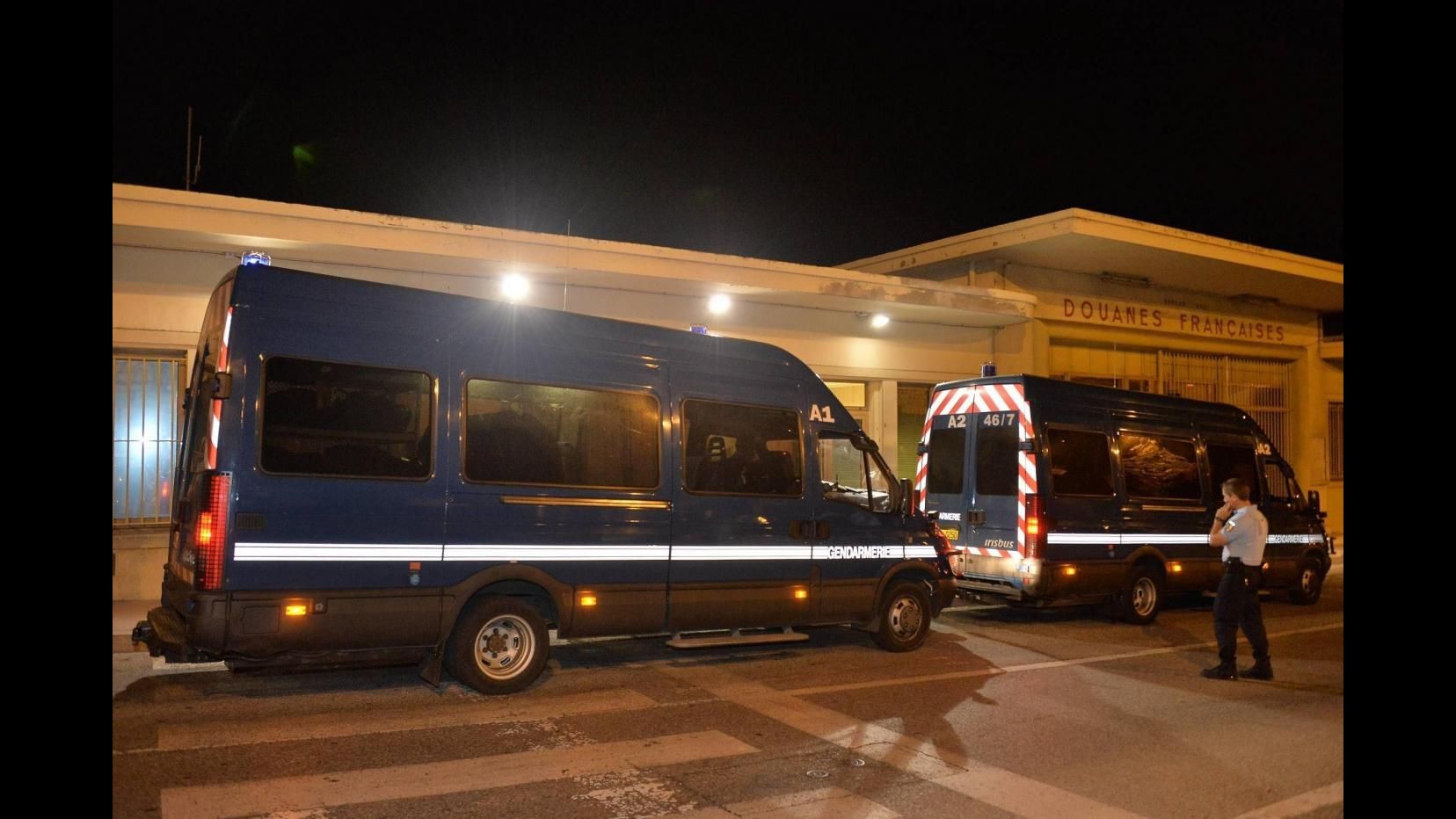 Francia, spari in campo nomadi: quattro morti, tra cui un neonato e un poliziotto