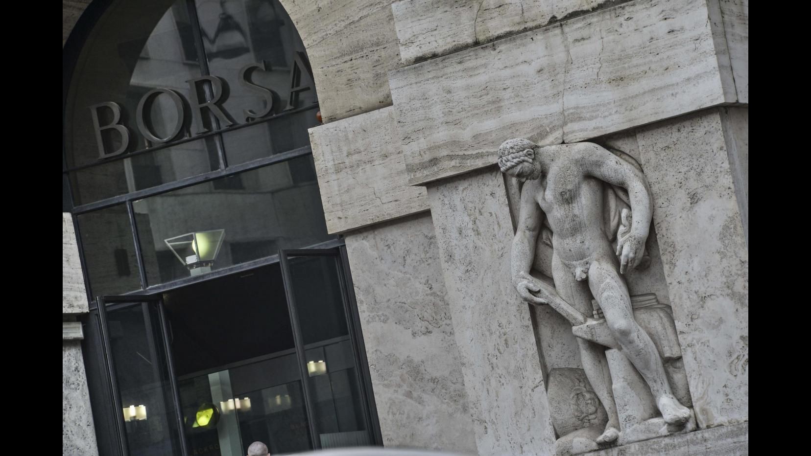 Borsa, Milano centra il rimbalzo: banche in gran spolvero. Bene anche Francoforte