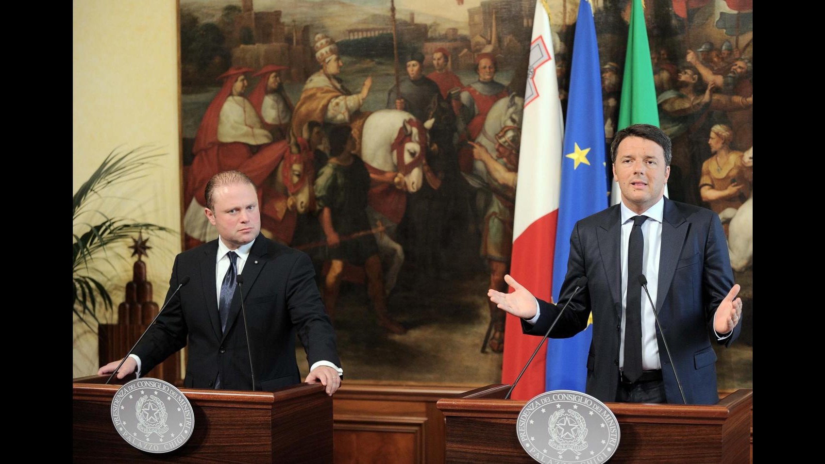 Sbarchi, Renzi: Non arrendiamoci agli schiavisti. Muscat: Ue faccia squadra