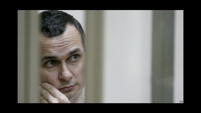 Il regista ucraino Sentsov condannato in Russia a 20 anni di carcere per terrorismo