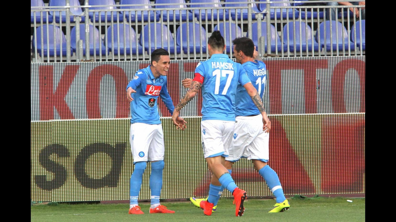 Serie A, Napoli passeggia contro un Cagliari ancora sotto shock. Zeman verso la B