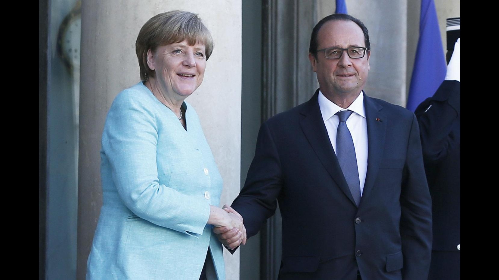 Immigrazione, Merkel-Hollande: Subito centri registrazione in Italia e Grecia