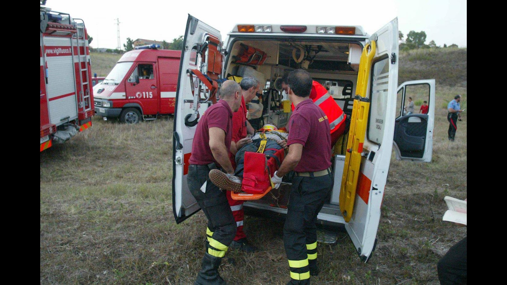 Belluno, trovati due anziani morti sotto la loro auto