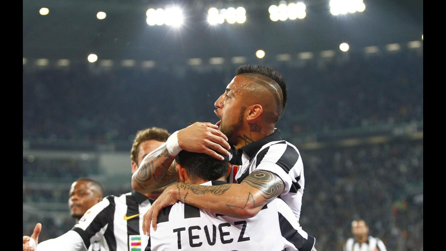 Serie A, Juve domina la Lazio 2-0 con Tevez-Bonucci e ipoteca lo scudetto
