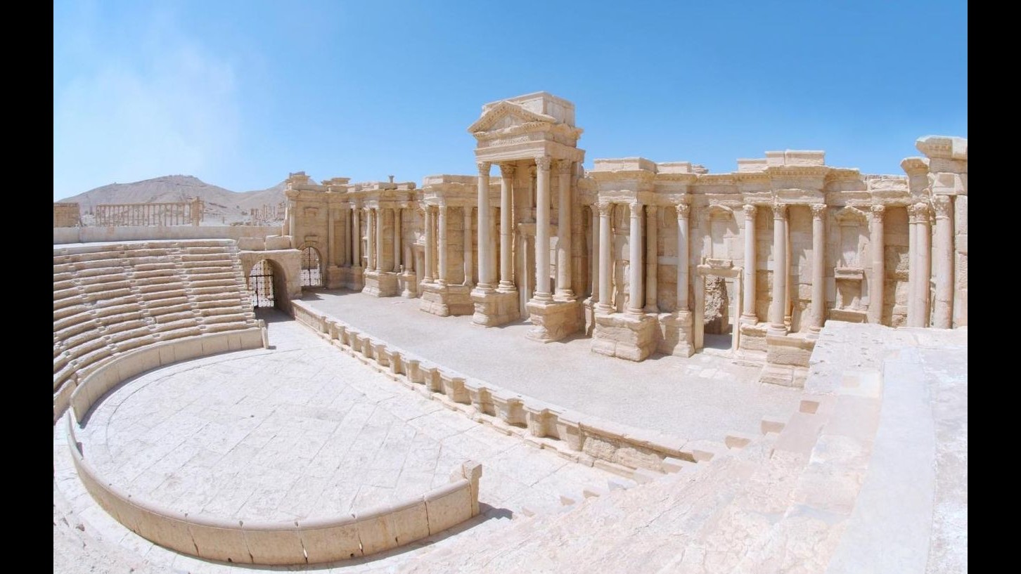 Siria, miliziani Isis distruggono tempio di Baal Shamin nell’antica Palmira