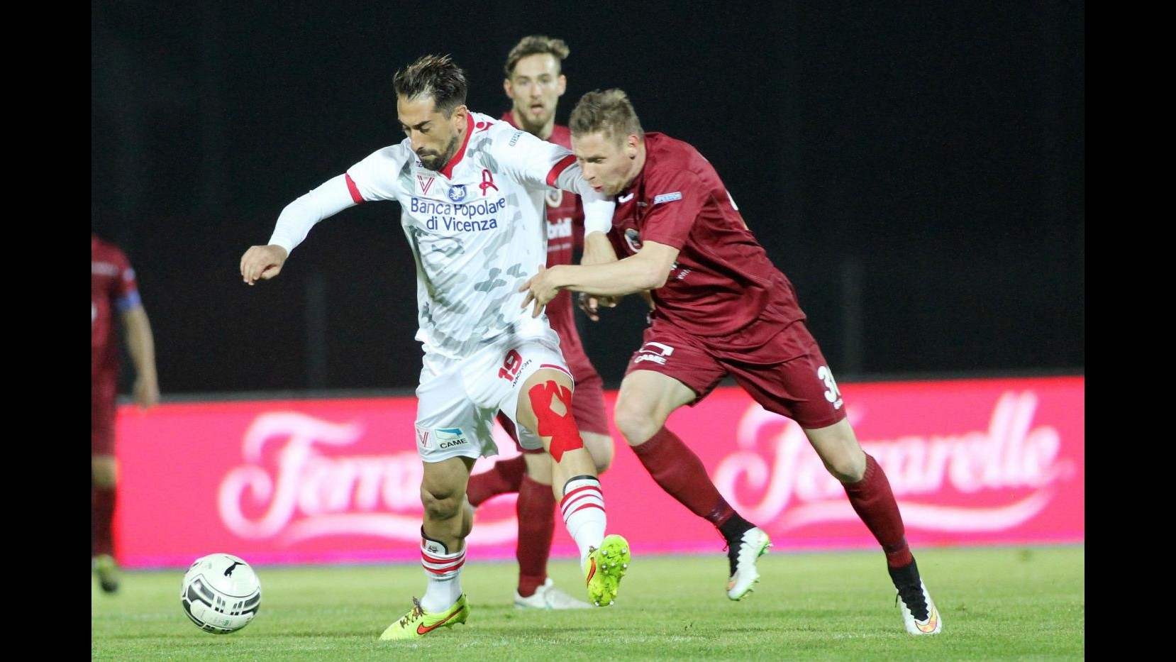 Serie B, Cittadella-Vicenza 0-1 nel derby veneto. Di Gennaro porta biancorossi al 2° posto