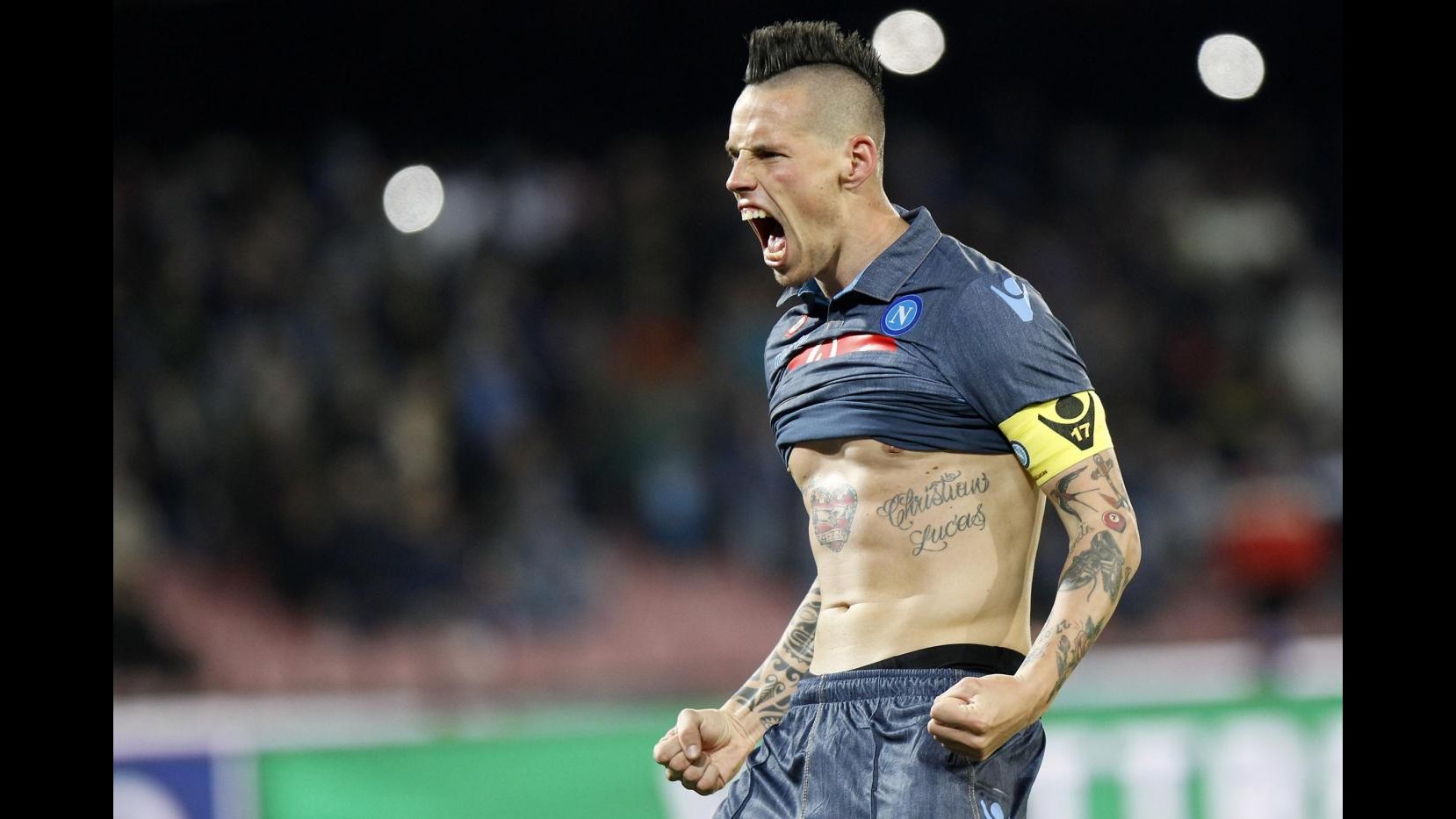 Europa League, Napoli ipoteca semifinale: Hamsik e Higuain travolgono Wolfsburg 4-1