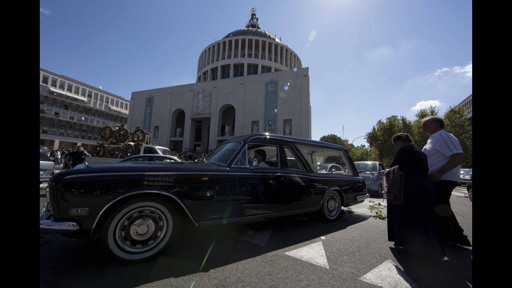 Casamonica, Osservatore Romano: Scandaloso. Prefetto: lunedì decisioni